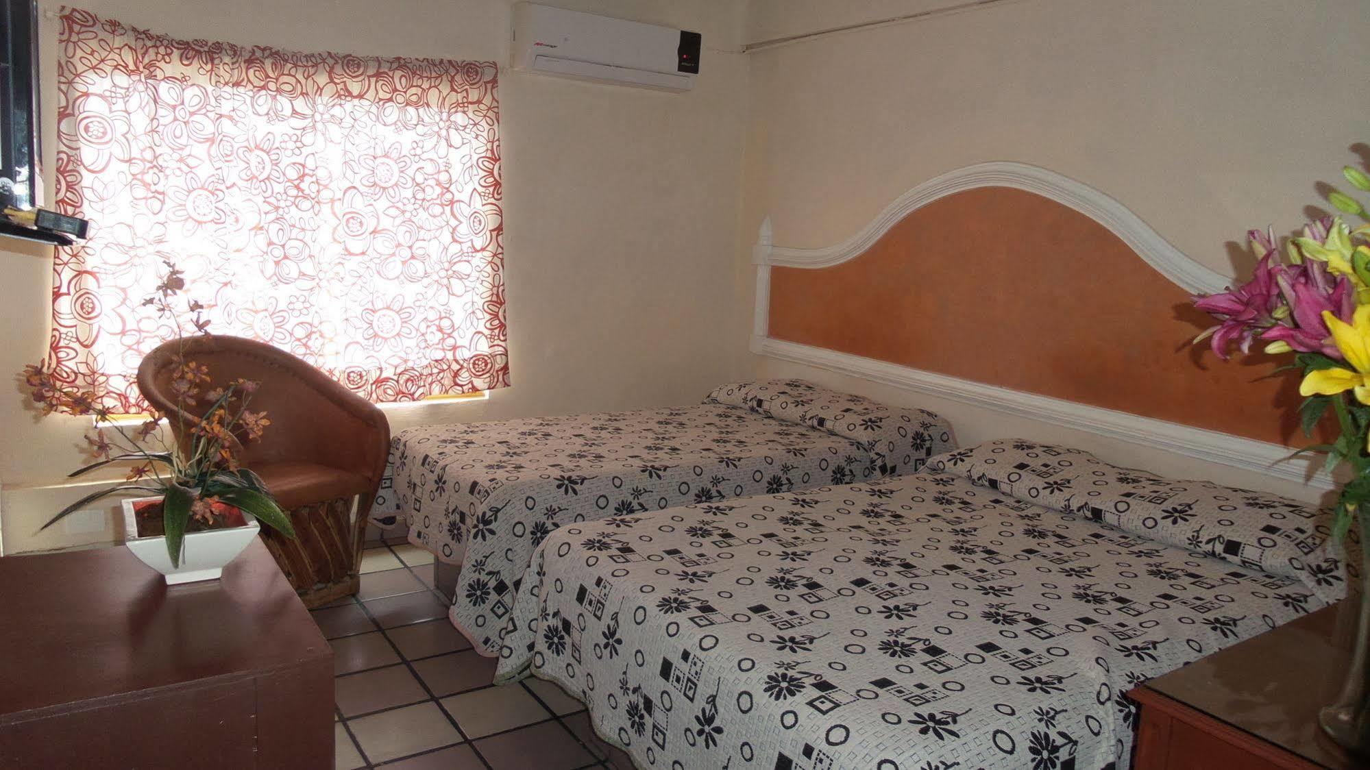 Hotel del Valle Los Mochis Esterno foto