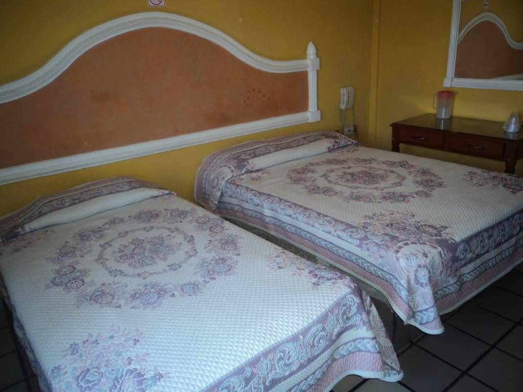 Hotel del Valle Los Mochis Esterno foto
